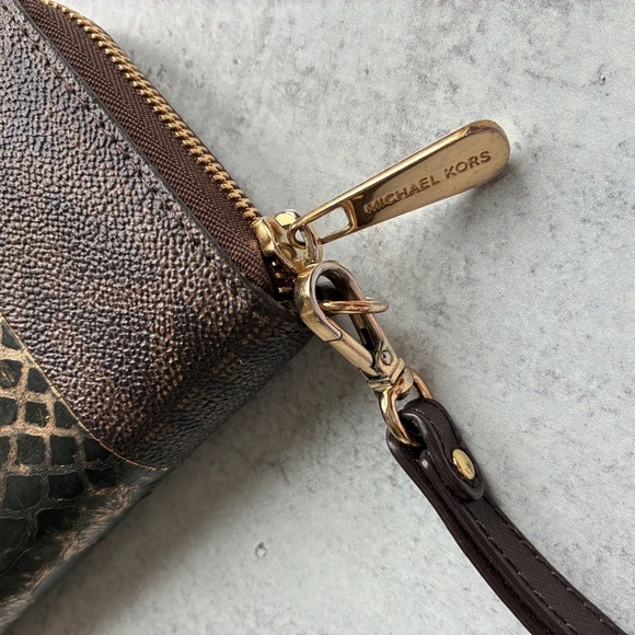 Michael Kors Chocolate Brown Wallet with Gold Hardware - Picture 7 of 9